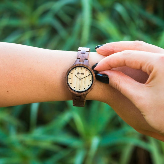 שעון יד מעץ לאישה ננסי